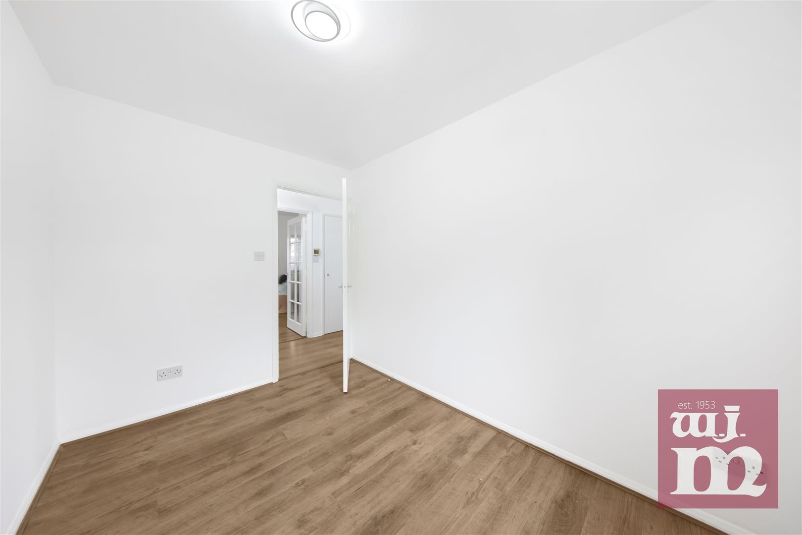 Draycott Close, Whistperwood